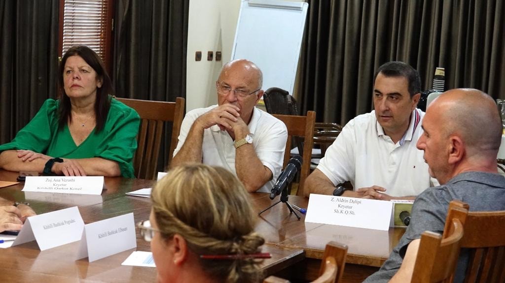 Shoqata e Këshillave të Qarqeve ka nisur takimet në nivel rajonal me drejtues të këshillave vendore në kuadër të reformës së decentralizimit