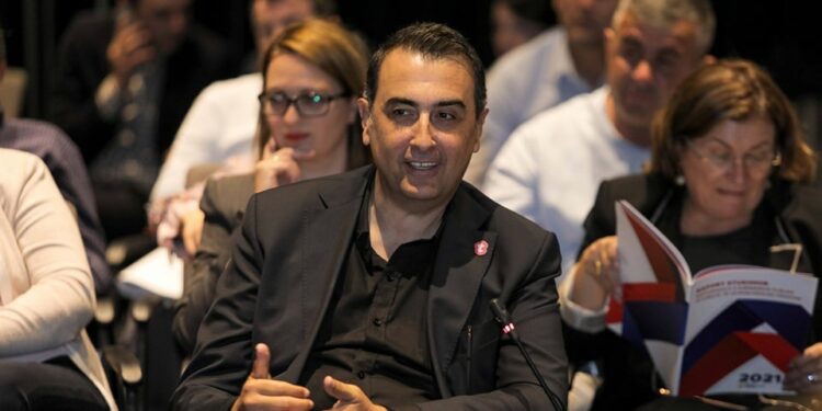 Organizohet Forumi i Lidershipit Vendor